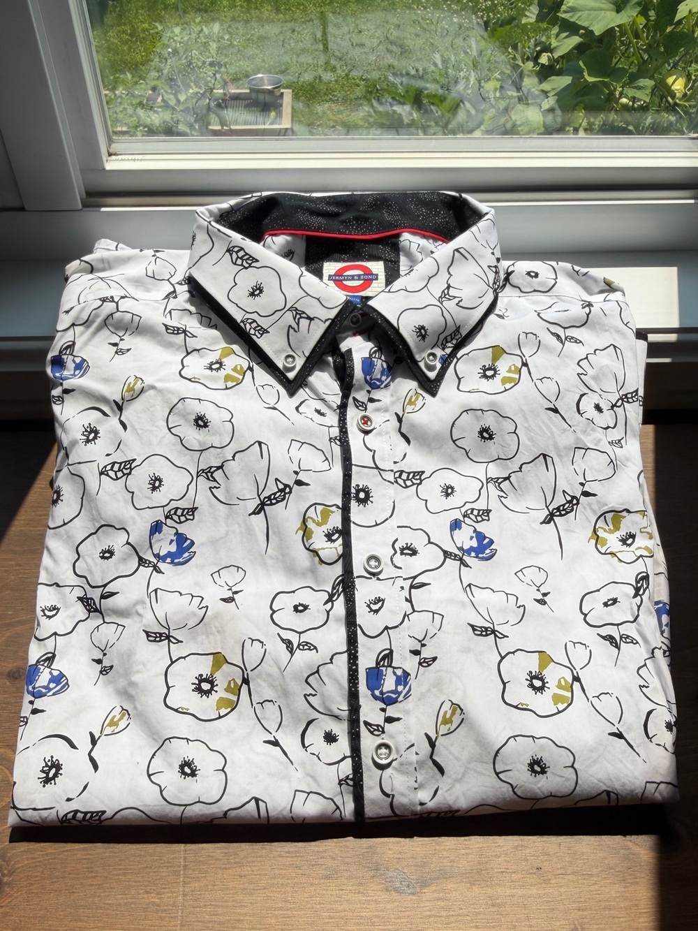 Floral Print Button-Up Shirt in White with Black Trim